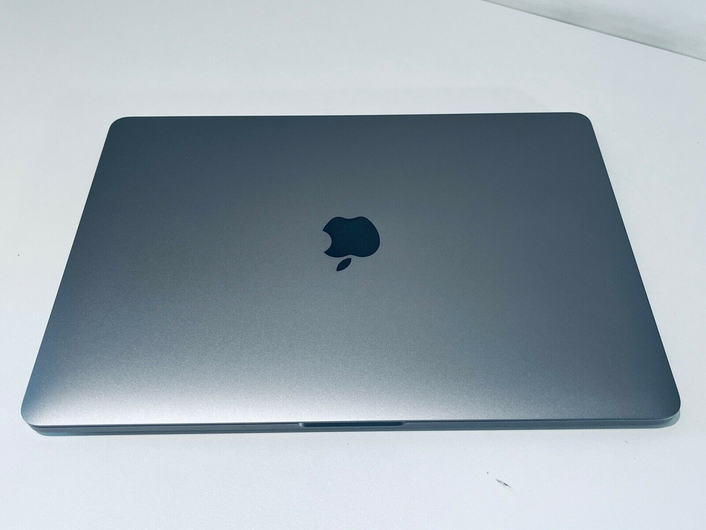 Apple MacBook Pro 13" 2018 Touch Bar, Intel Quad Core i7 2.7Ghz 16GB 2TB SSD