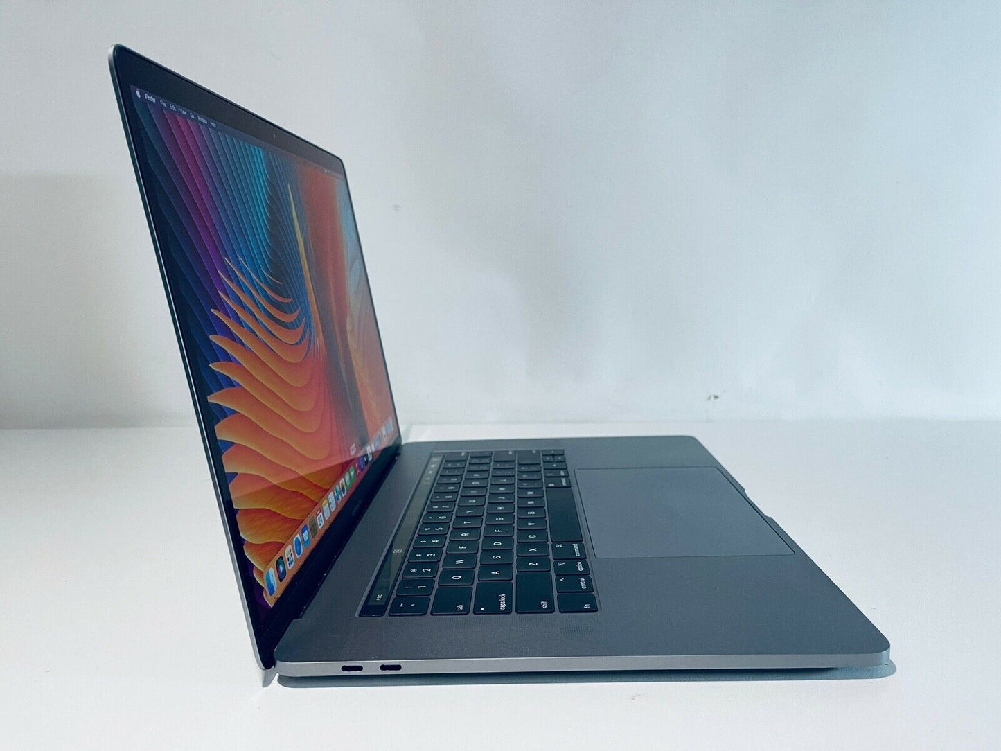 Apple MacBook Pro 15" 2018 Touch Bar ID i9 6-Core 2.9Ghz 32GB 1TB SSD
