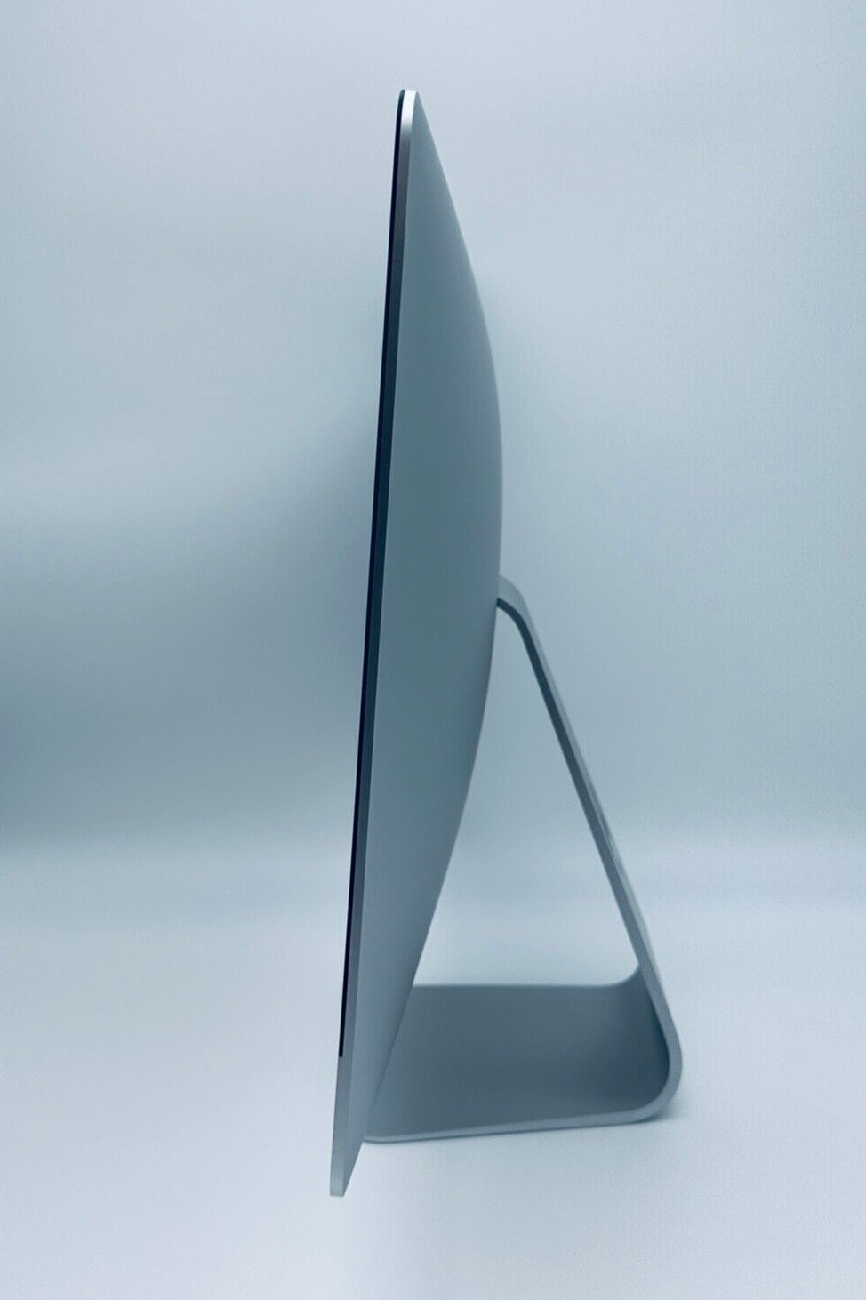 Apple iMac 21.5" 4K Retina Screen 2017 Intel Core i5 3.0Ghz Quad Core, 8GB, 1TB HDD