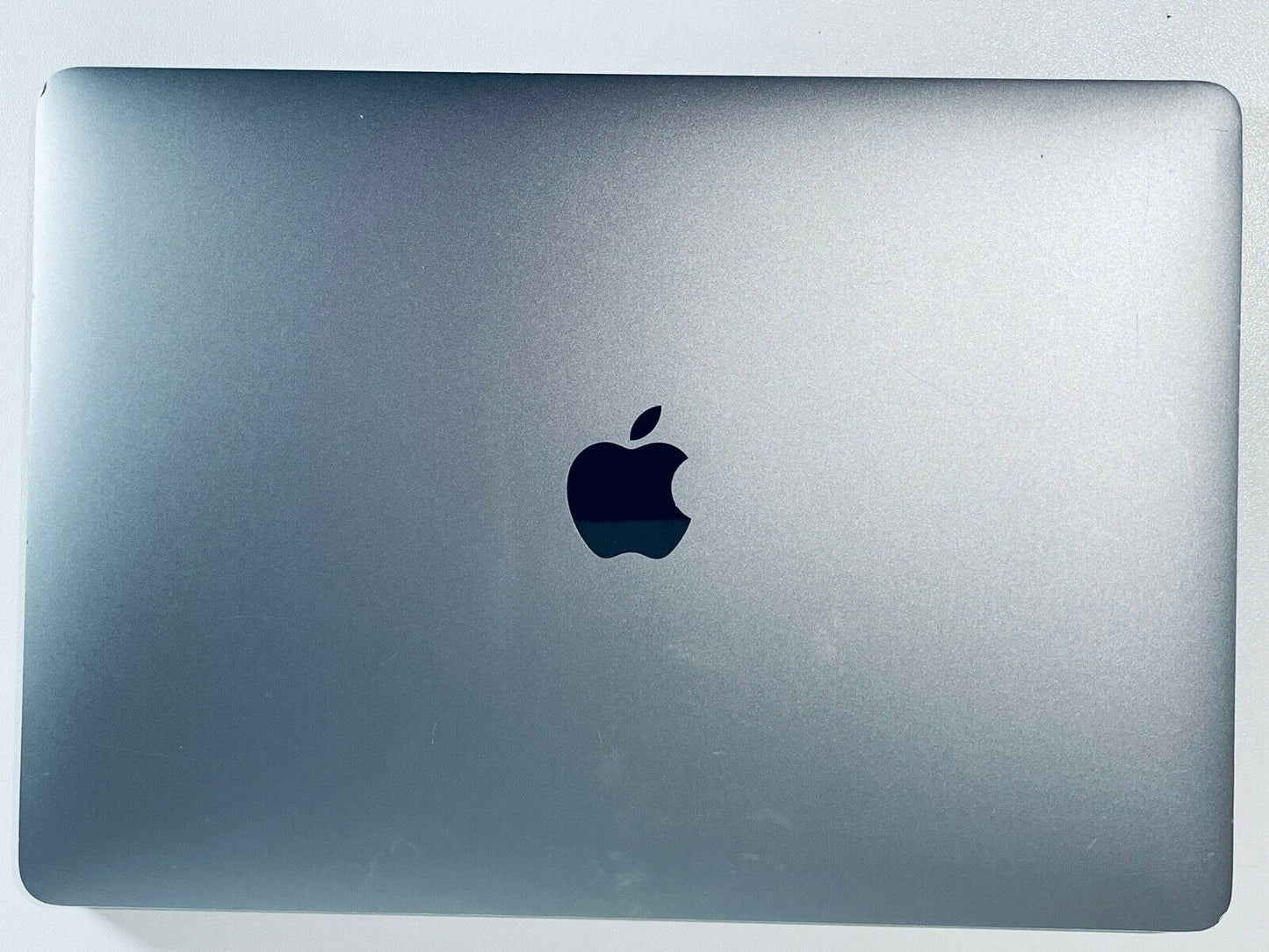 Apple MacBook Pro 13" 2019 Touch Bar Intel Quad Core i5 2.4Ghz 8GB 256GB SSD