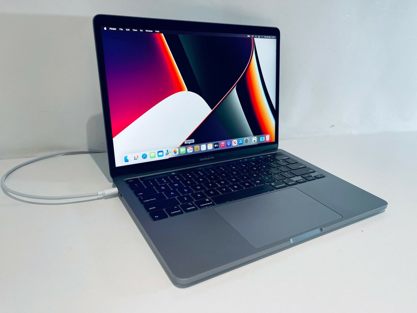 Apple MacBook Pro Retina 13" 2020 Touch Bar ID Quad Core i5 1.4Ghz 8GB 512GB SSD
