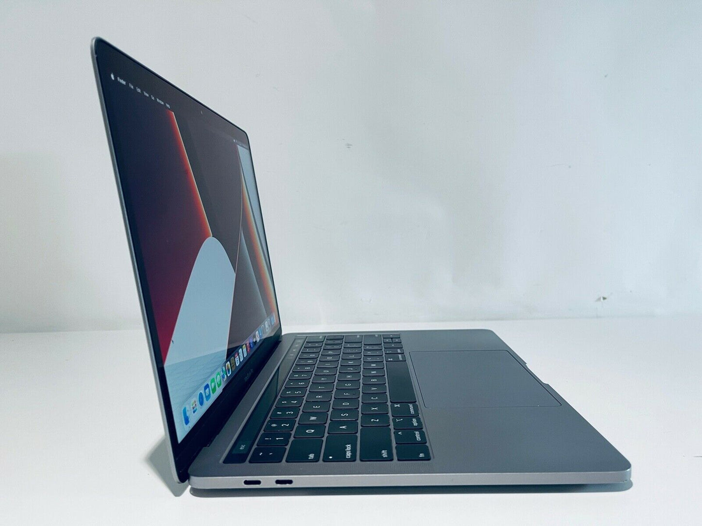 Apple MacBook Pro 13" 2019 Touch Bar ID Intel Quad Core i5 2.4Ghz 16GB 1TB SSD