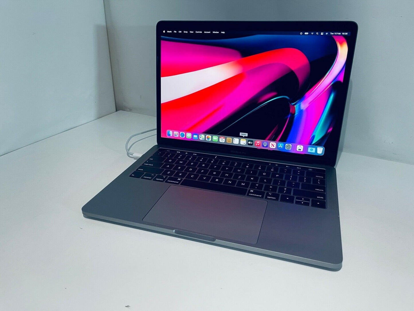 Apple MacBook Pro 13" 2019 Touch Bar ID Intel Quad Core i5 1.4Ghz 8GB 512GB SSD