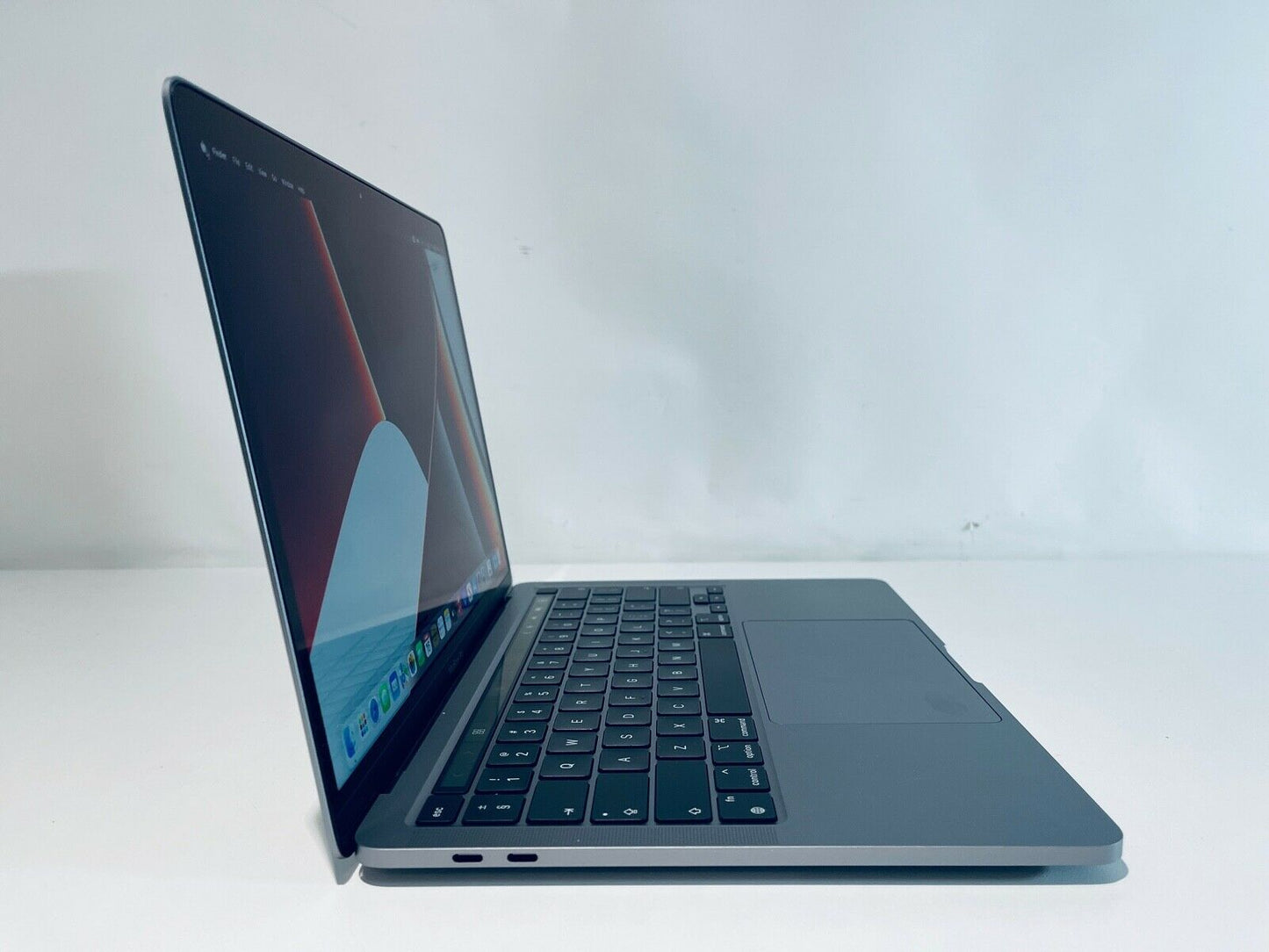 Apple MacBook Pro 13 Touch Bar ID, M1 8-Core CPU 8-Core GPU 8GB Ram 256GB SSD