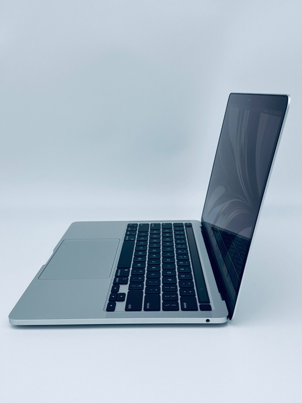 Apple MacBook Pro 13 Touch Bar ID M1 8-Core 8-GPU 16GB Ram 2TB SSD