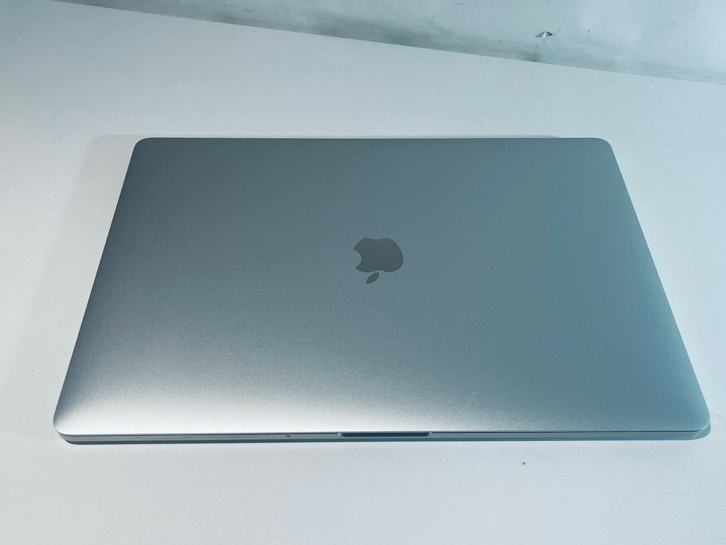 Apple MacBook Pro 15" 2018 Touch Bar ID i9 6-Core 2.9Ghz 32GB 2TB SSD