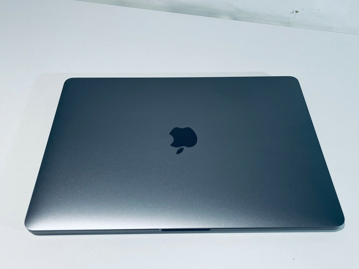 Apple MacBook Pro Retina 13" 2020 Touch Bar ID Quad Core i5 1.4Ghz 8GB 256GB SSD