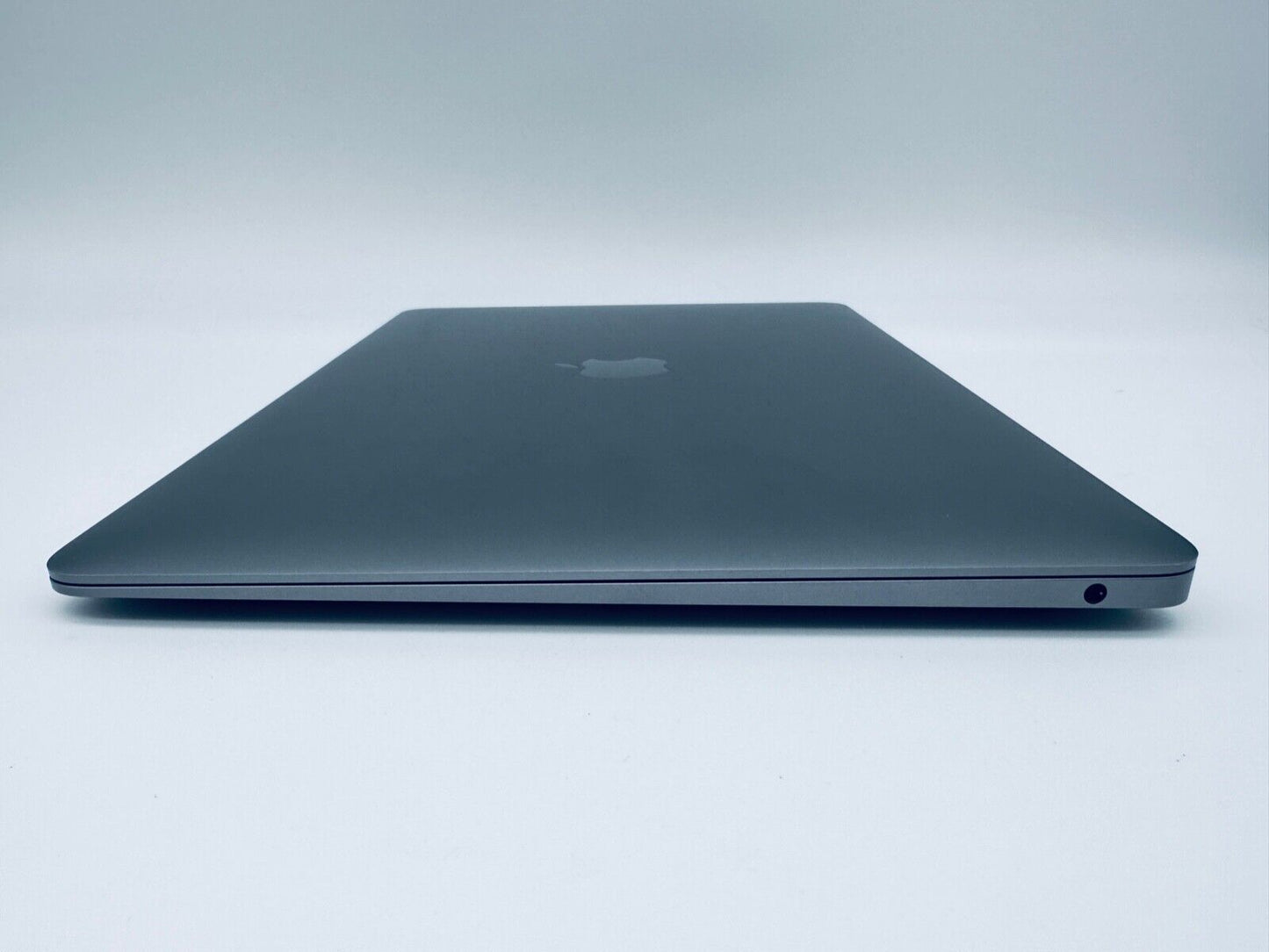 Apple MacBook Air 13" Retina M1 8-Core CPU 8-Core GPU 16GB Ram 1TB SSD