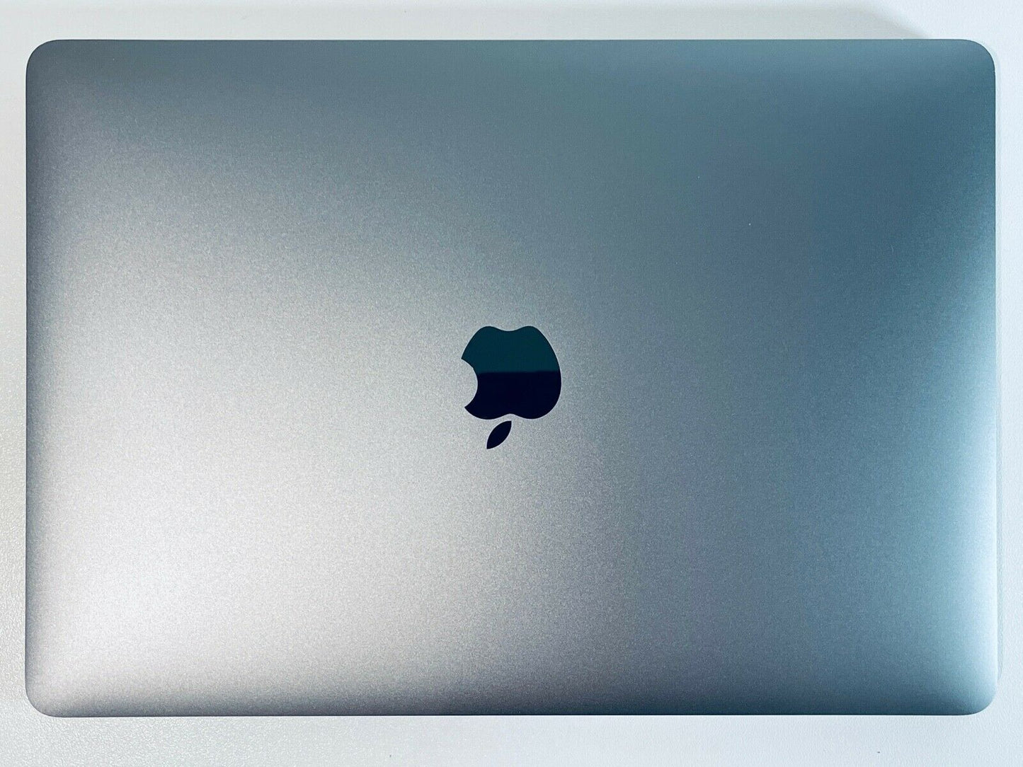 Apple MacBook Pro 13" 2020 Touch Bar Quad Core i7 2.3Ghz 32GB 4TB SSD