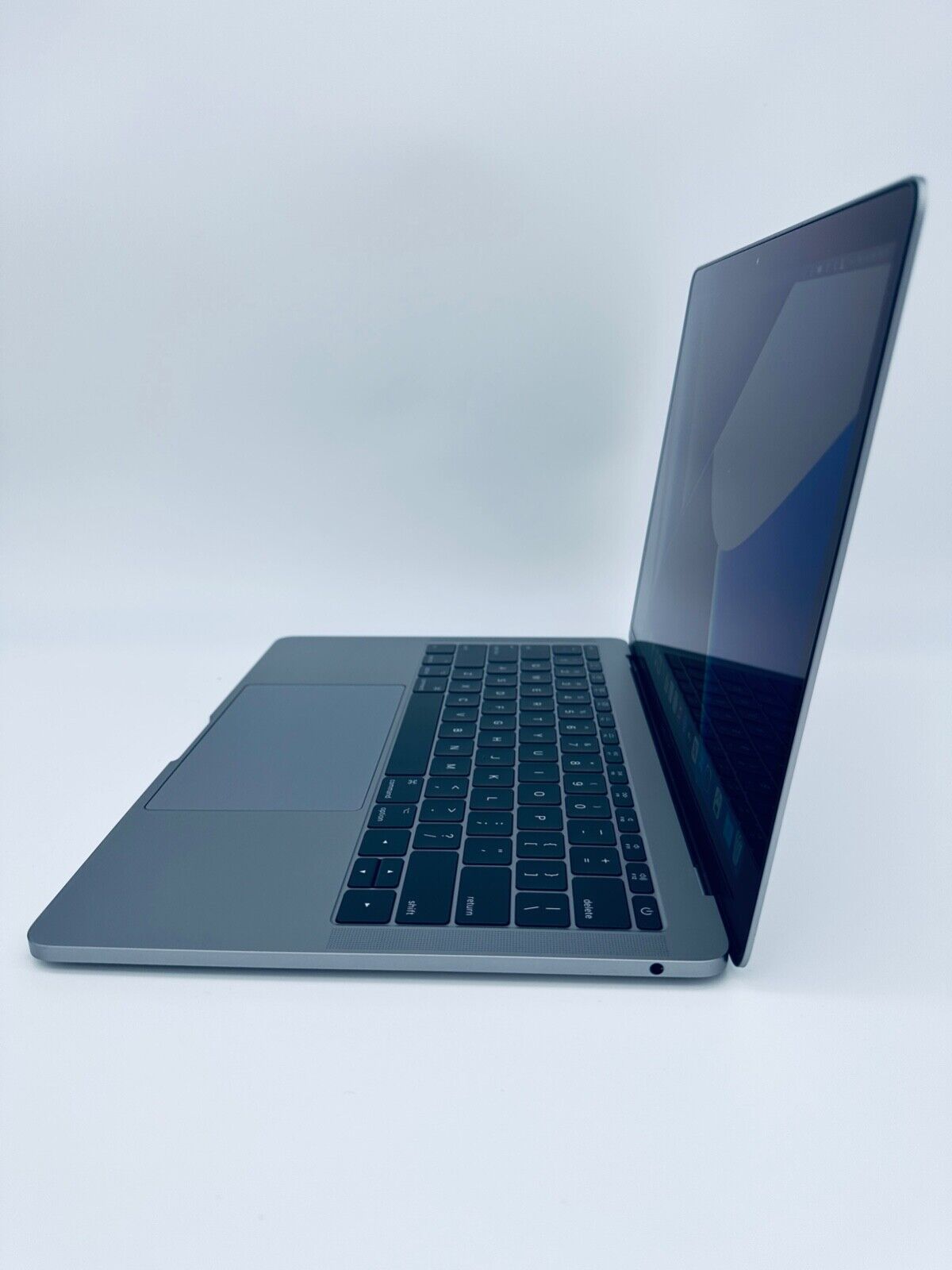 Apple MacBook Pro 13" 2016 Intel Core i5 2.0Ghz 8GB 1TB SSD