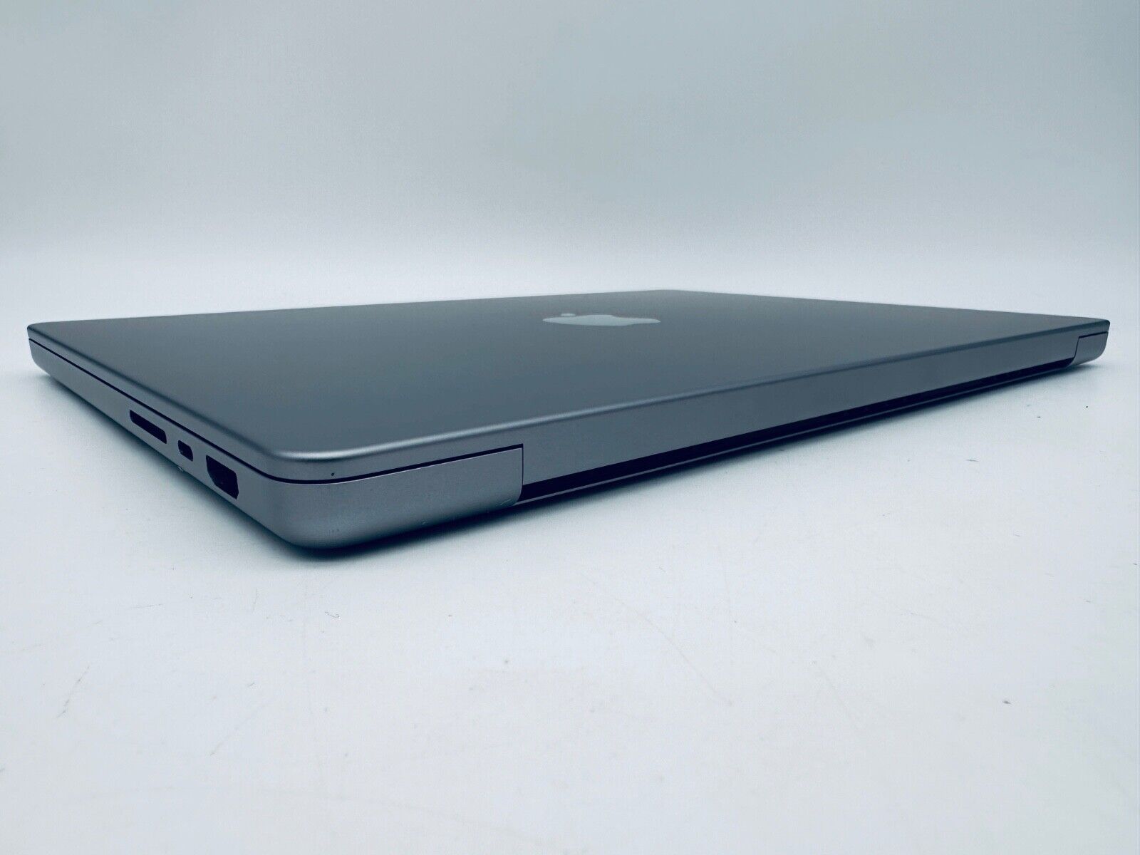 Apple MacBook Pro 14" M1 Pro 8-Core CPU 14-Core GPU 16GB 512GB SSD In Space Grey