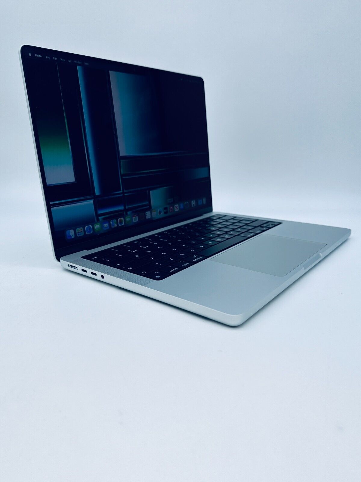 Apple MacBook Pro 14" M1 Pro 8-Core CPU 14-Core GPU 16GB 512GB SSD Silver MINT