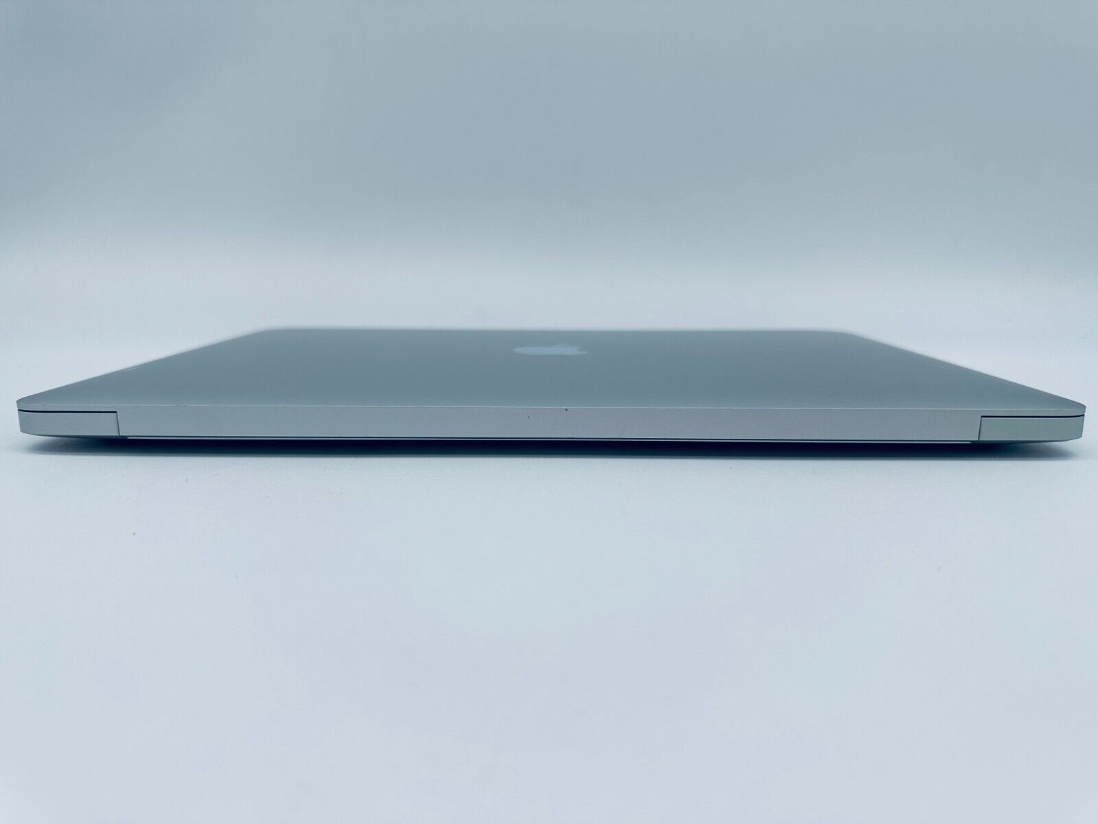 Apple MacBook Air 13" Retina M1 8-Core CPU 7-Core GPU 8GB Ram 256GB SSD Silver