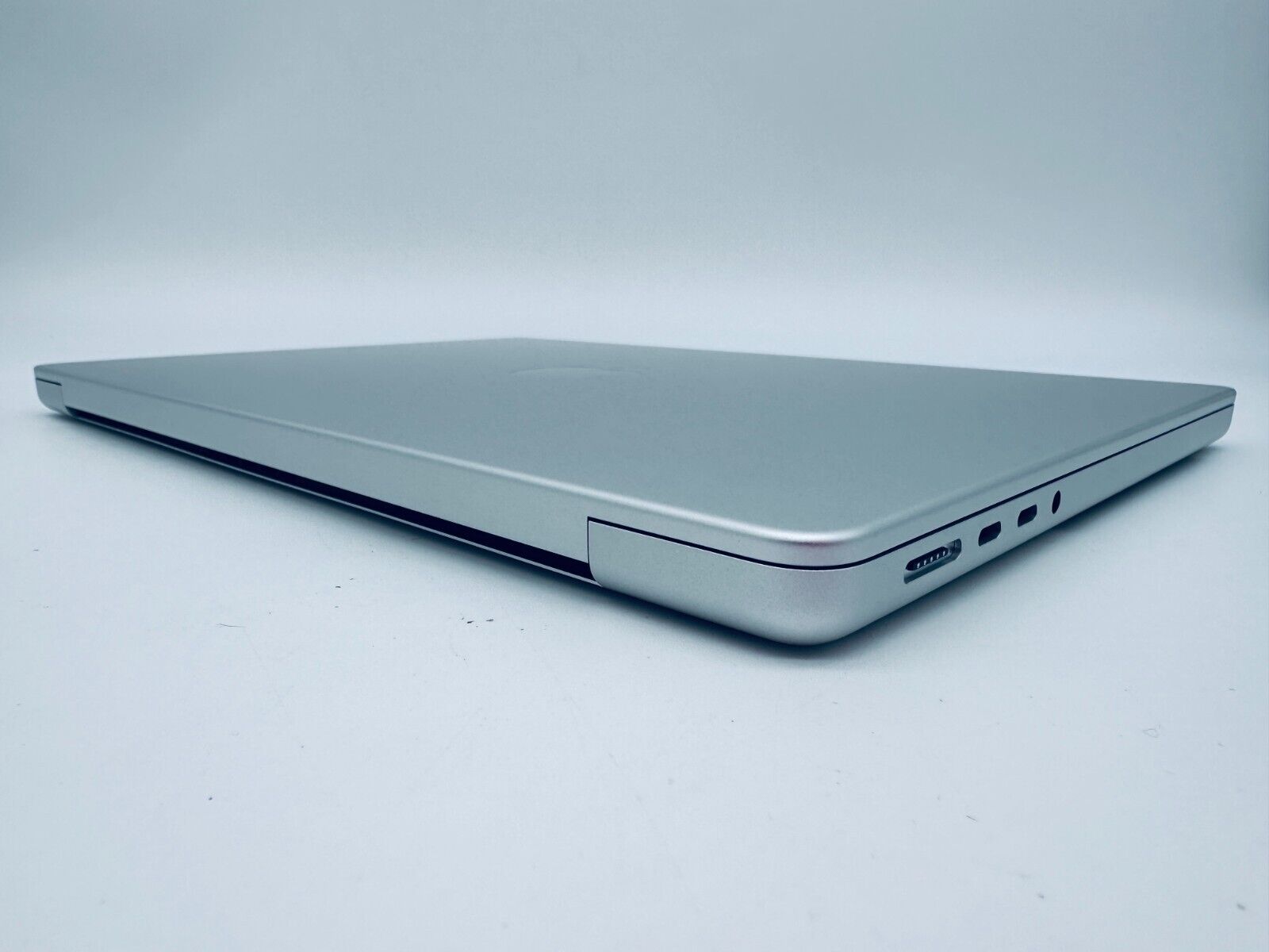 Apple MacBook Pro 14" 2023 M3 Pro 11-Core CPU 14-Core GPU 18GB 512GB SSD Silver