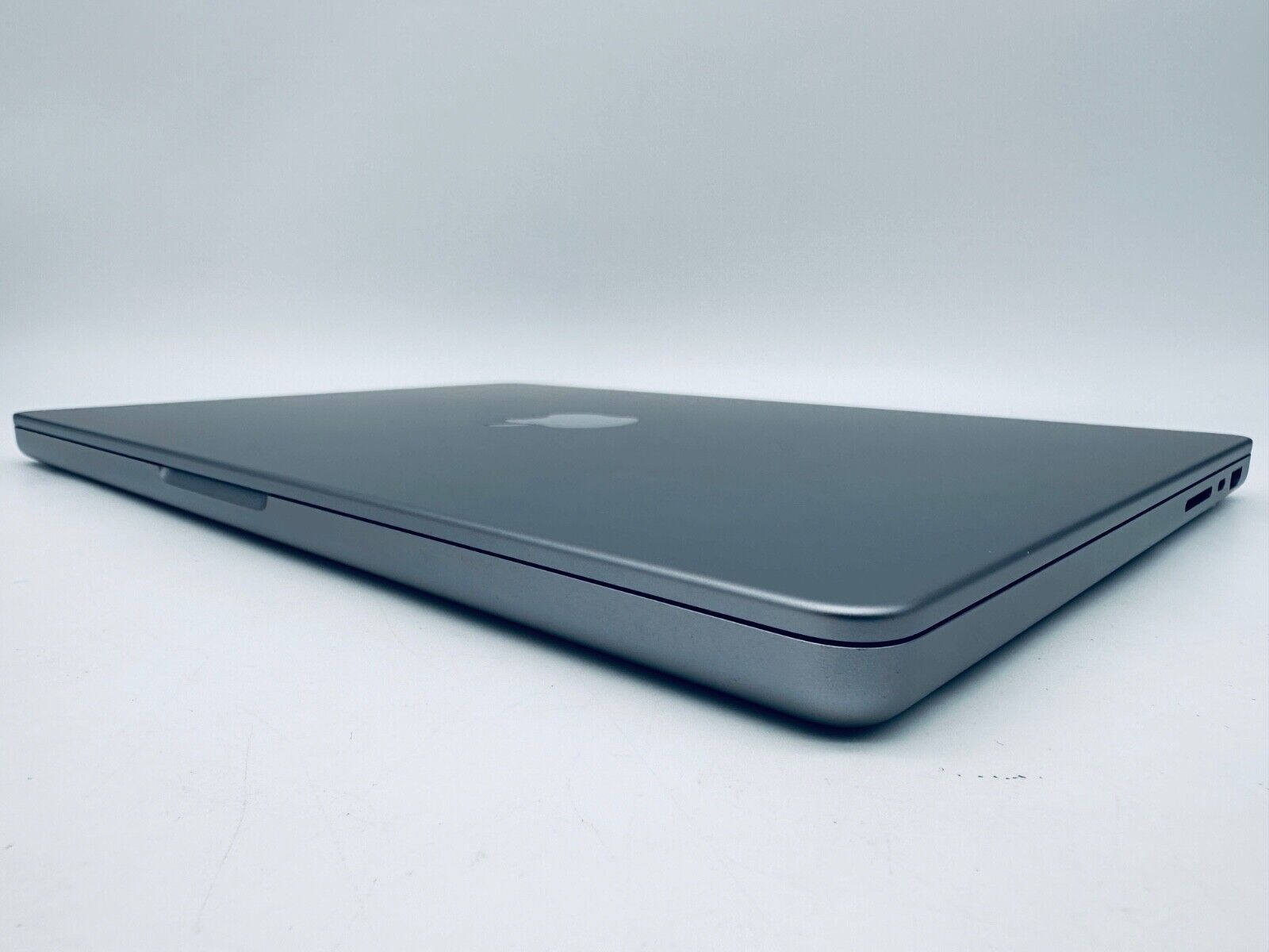 Apple MacBook Pro 14" M1 Pro 8-Core CPU 14-Core GPU 16GB 512GB SSD In Space Grey