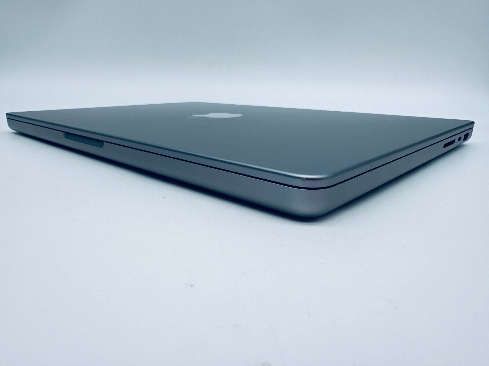 Apple MacBook Pro 14" M1 Pro 8-Core CPU 14-Core GPU 16GB 512GB SSD Space Grey