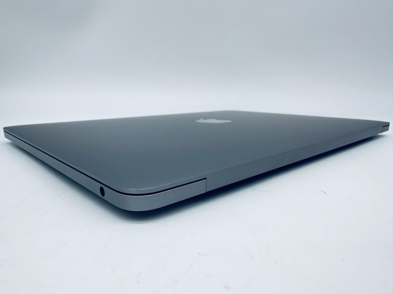 Apple M1 MacBook Pro 13-Inch Touch Bar 8-Core CPU 8-GPU 16GB Ram 512GB SSD Grey