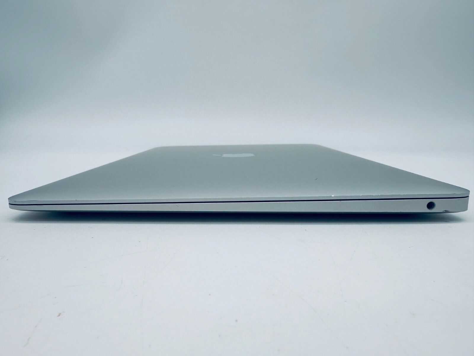 Apple MacBook Air 13-Inch Retina 2020 Intel i3 CPU, 8GB Ram 256GB SSD In Silver