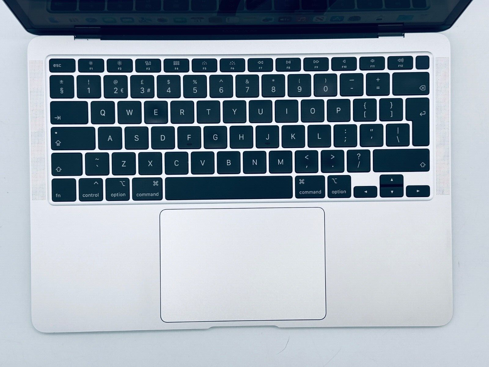 Apple MacBook Air 13-Inch Retina 2020 Intel i3 CPU, 8GB Ram 256GB SSD In Silver
