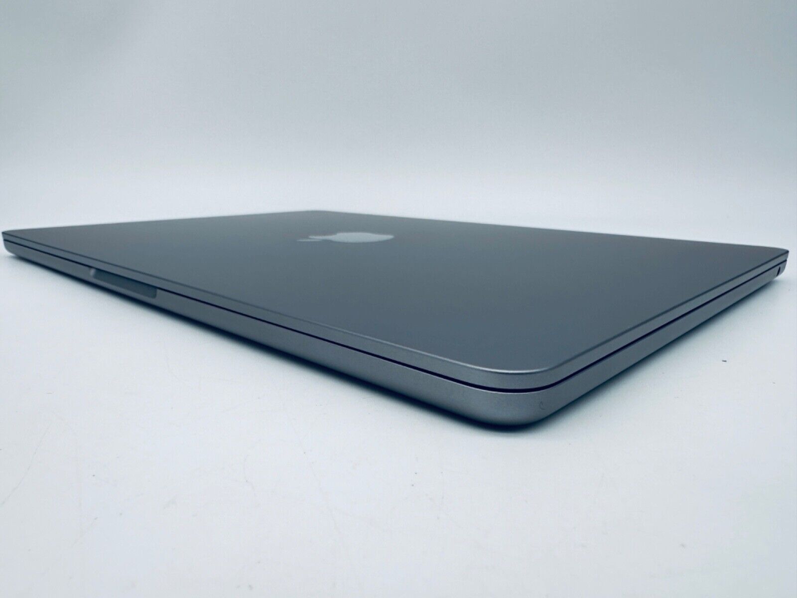 Apple M2 MacBook Air 13-Inch 8-Core CPU 8-Core GPU 8GB, 256GB SSD In Space Grey