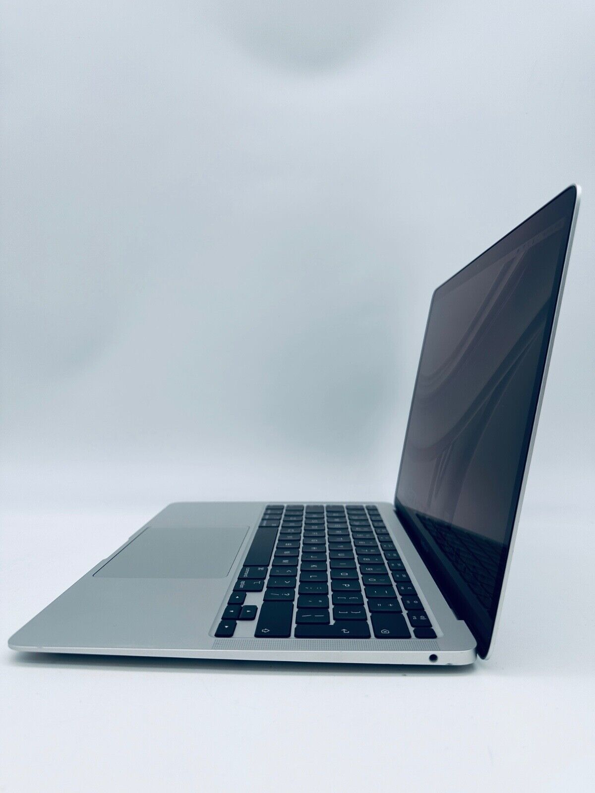 Apple MacBook Air 13-Inch Retina 2020 Intel i3 CPU, 8GB Ram 256GB SSD In Silver