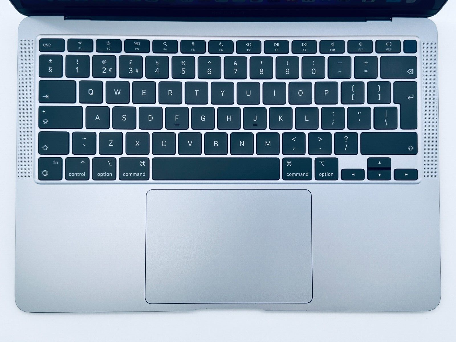 Apple MacBook Air 13" Retina M1 8-Core CPU 7-Core GPU 8GB Ram 256GB SSD Sp Grey