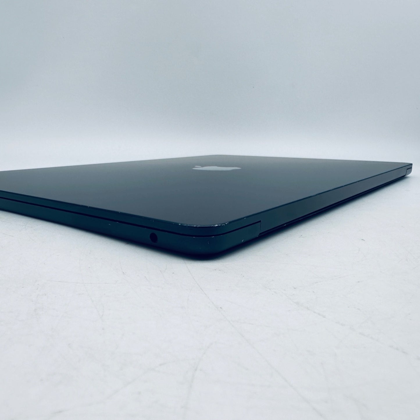 Apple MacBook Air 15-Inch M2 8-Core CPU 10-Core GPU 16GB 1TB SSD Midnight Blue