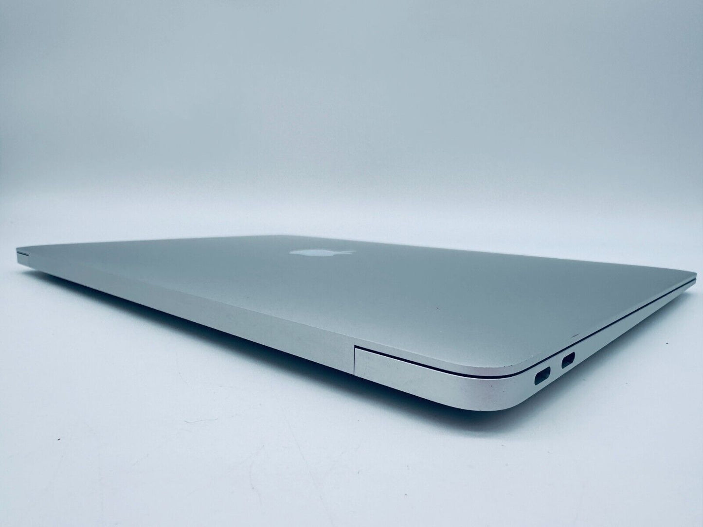 Apple MacBook Air 13" Retina M1 8-Core CPU 7-Core GPU 8GB Ram 256GB SSD Silver