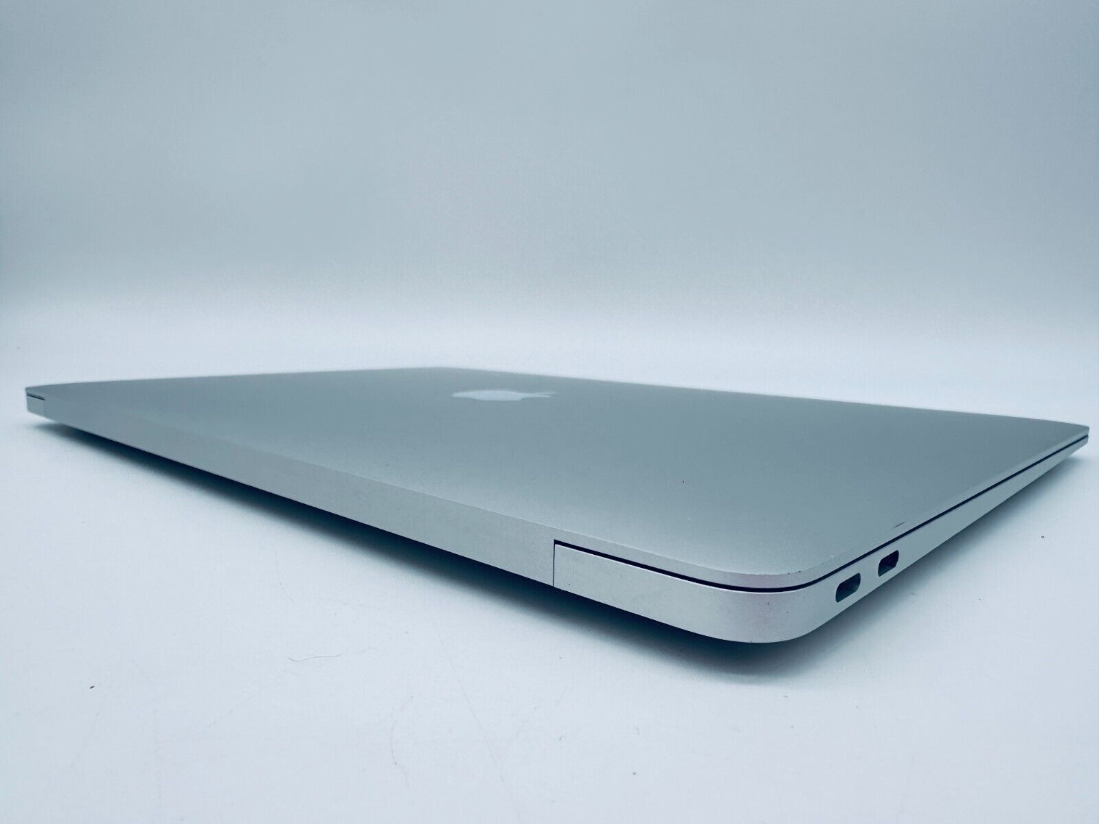 Apple MacBook Air 13" Retina M1 8-Core CPU 7-Core GPU 8GB Ram 256GB SSD Silver