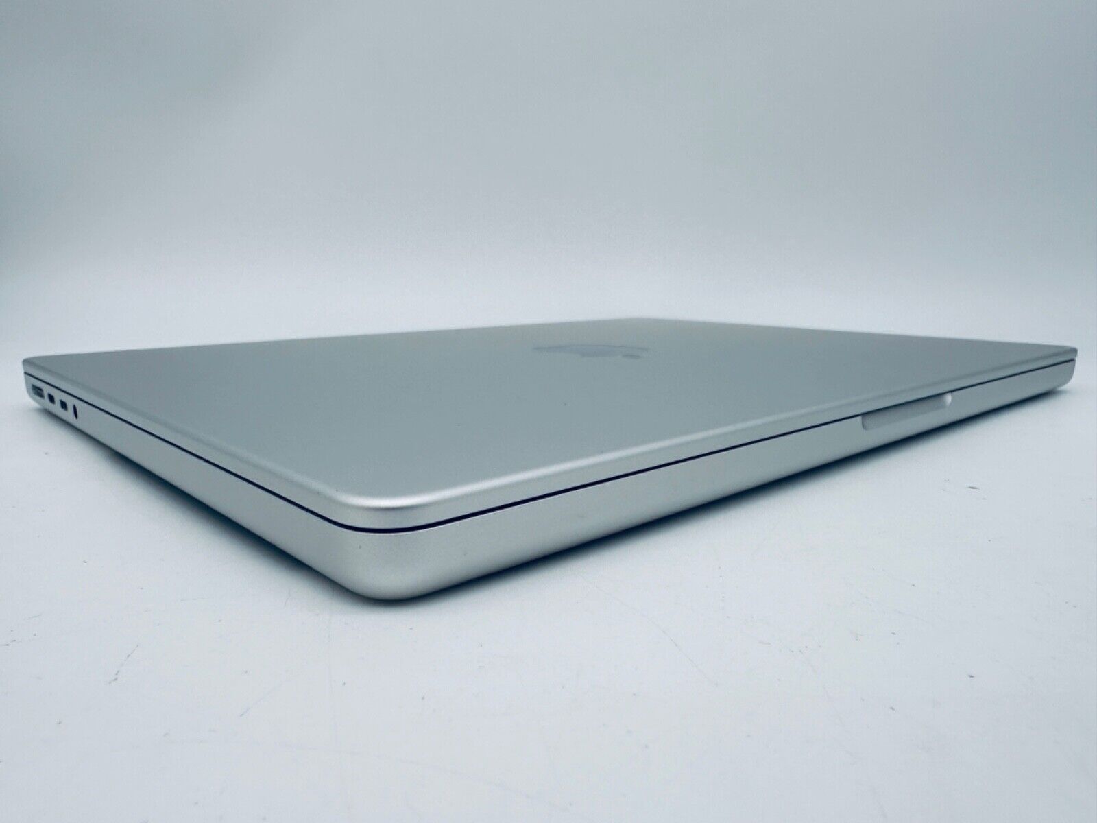 Apple MacBook Pro 14" M1 Pro 8-Core CPU 14-Core GPU 16GB 512GB SSD In Silver