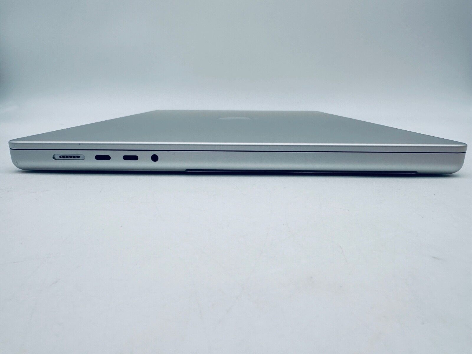 Apple MacBook Pro 16" 2021 M1 Max 10-Core CPU, 32-Core GPU 32GB 4TB SSD Silver