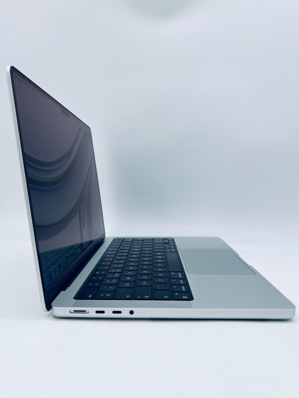 Apple MacBook Pro 14" M1 Pro 8-Core CPU 14-Core GPU 16GB 512GB SSD In Silver