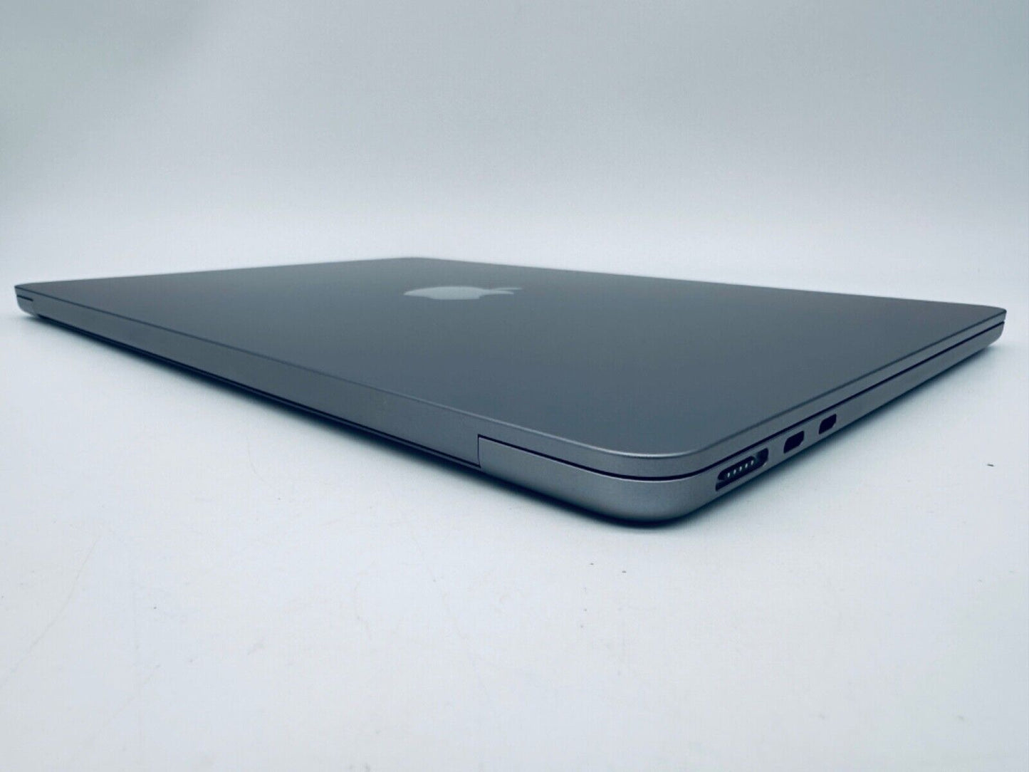 Apple M2 MacBook Air 13-Inch 8-Core CPU 8-Core GPU 8GB, 256GB SSD In Space Grey