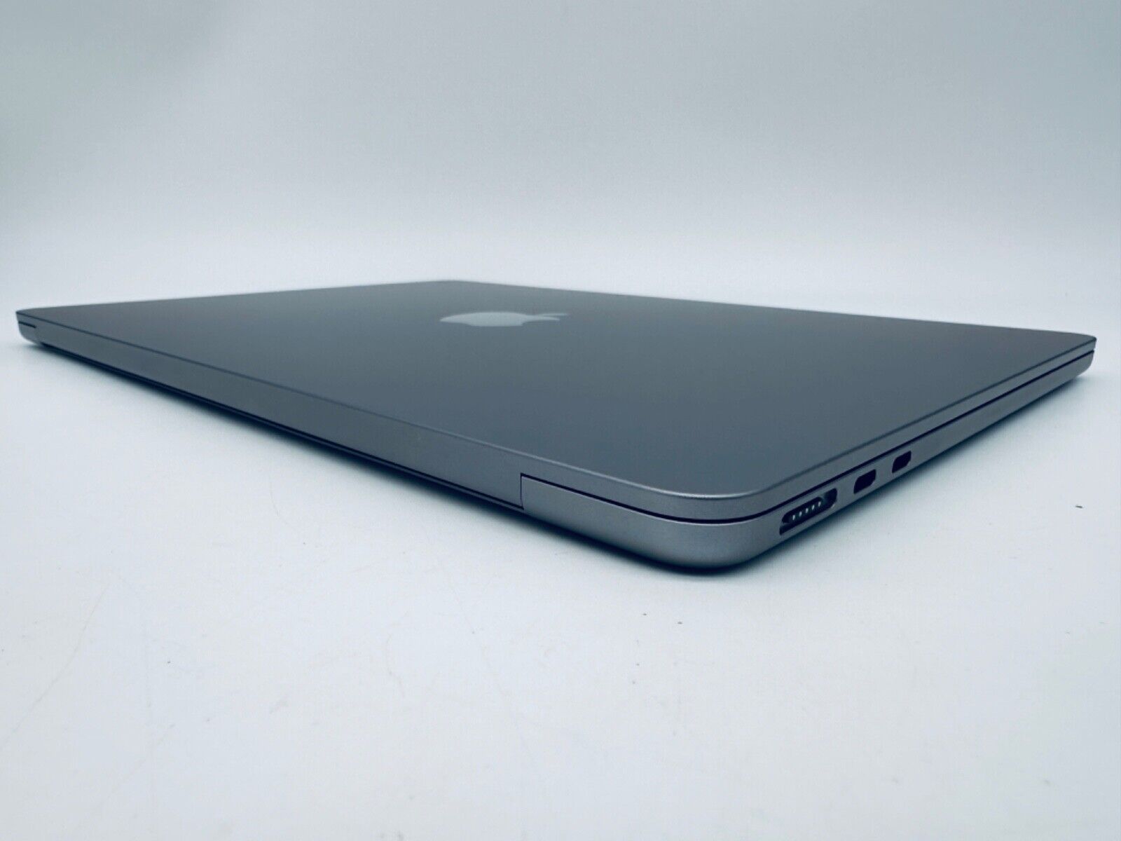 Apple M2 MacBook Air 13-Inch 8-Core CPU 8-Core GPU 8GB, 256GB SSD In Space Grey