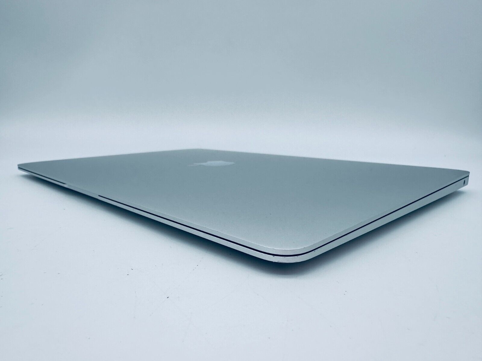 Apple MacBook Air 13" Retina M1 8-Core CPU 7-Core GPU 8GB Ram 256GB SSD Silver