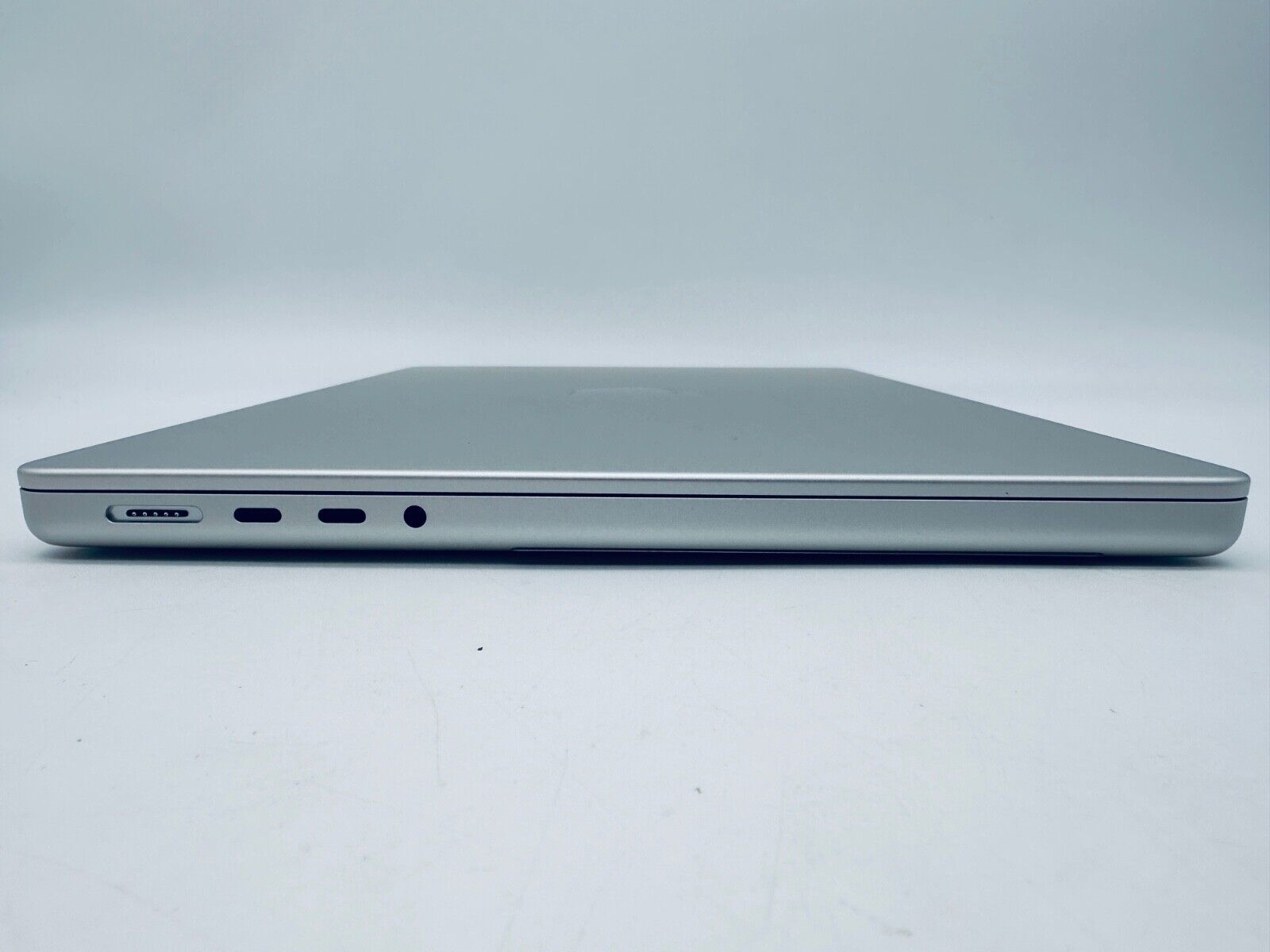 Apple MacBook Pro 14" 2023 M3 Pro 12-Core CPU 18-Core GPU 18GB 1TB SSD In Silver