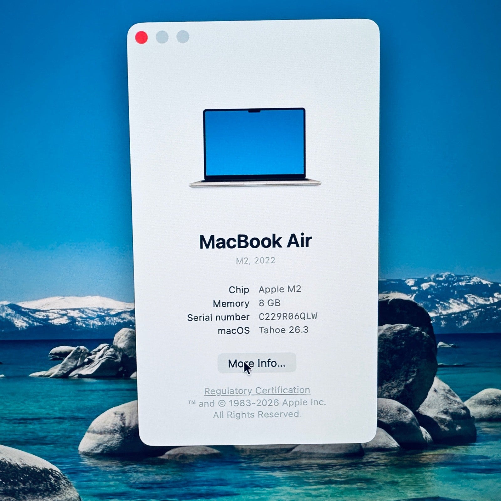 MacBook Air 13-Inch M2 8-Core CPU 8-Core GPU 8GB Ram 256GB SSD Starlight / Gold