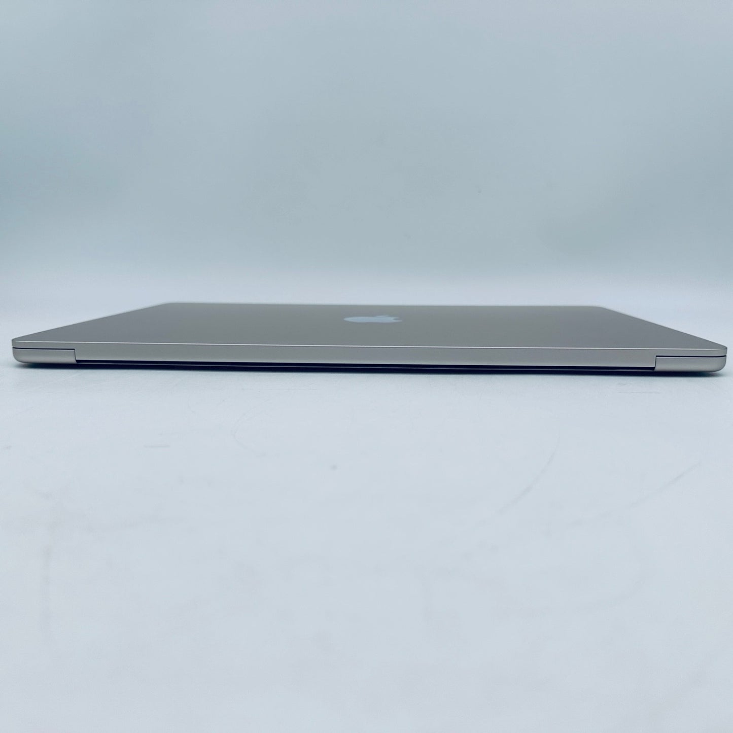 Apple MacBook Air 15-Inch M2 8-Core CPU 10-Core GPU 8GB 256GB In Starlight, Gold