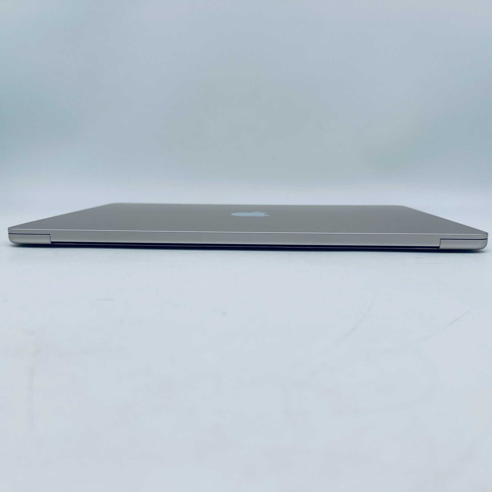 Apple MacBook Air 15-Inch M2 8-Core CPU 10-Core GPU 8GB 256GB In Starlight, Gold