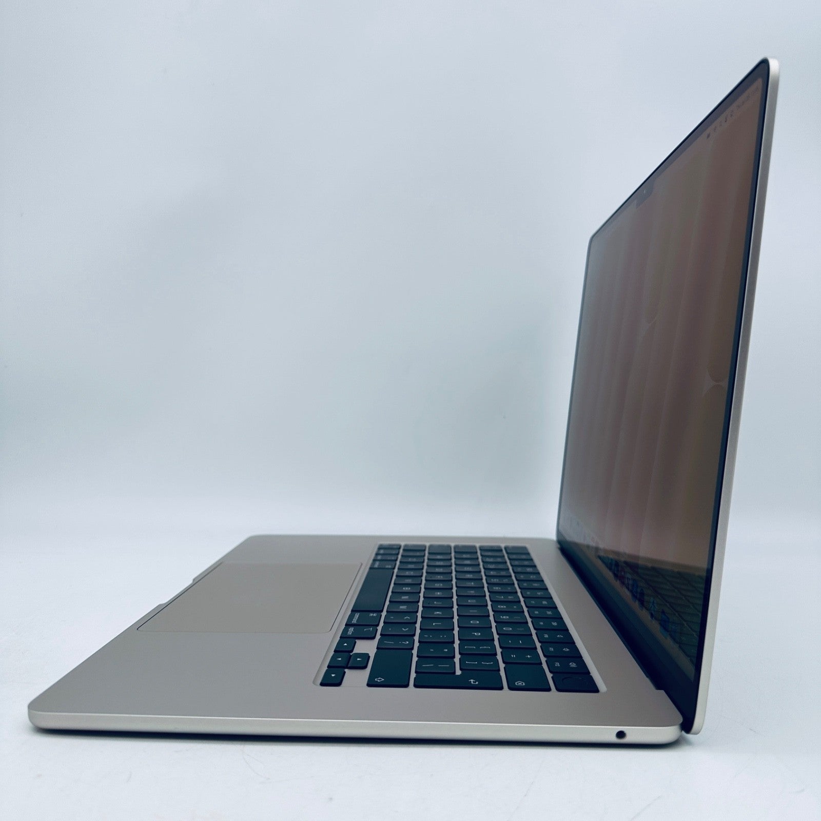 Apple MacBook Air 15-Inch M2 8-Core CPU 10-Core GPU 8GB 256GB In Starlight, Gold