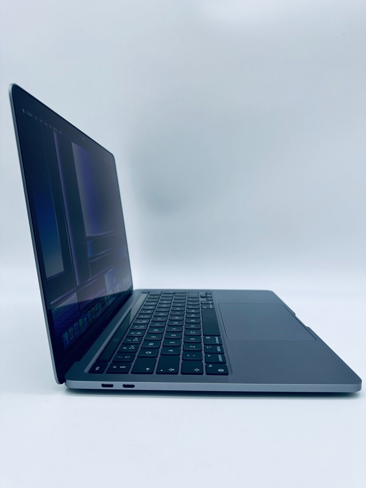 Apple MacBook Pro 13 M2 Touch Bar 8-Core CPU 10-GPU 8GB Ram 256GB SSD Space Grey