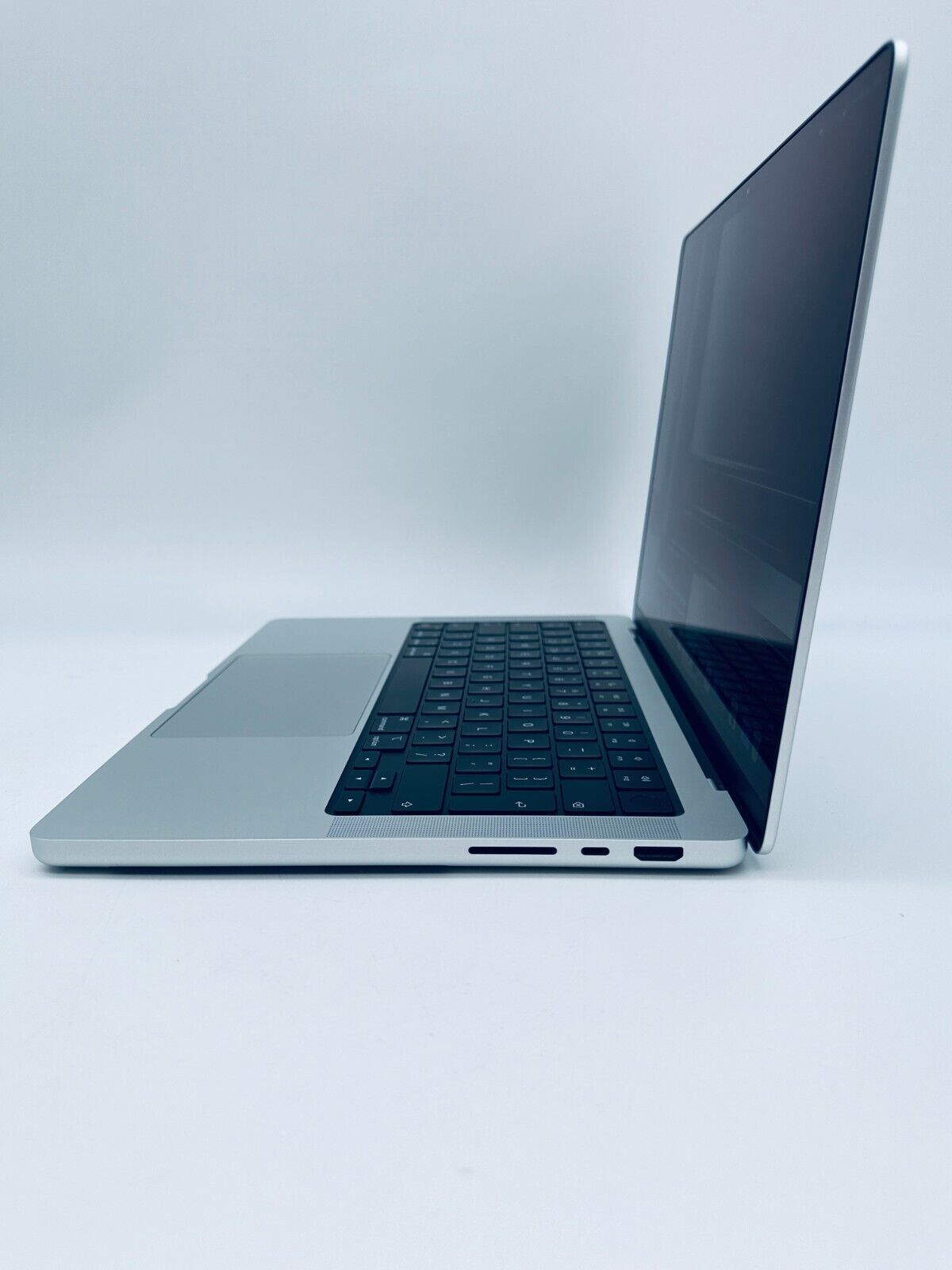 Apple MacBook Pro 14" M1 Pro 8-Core CPU 14-Core GPU 16GB 512GB SSD Silver MINT