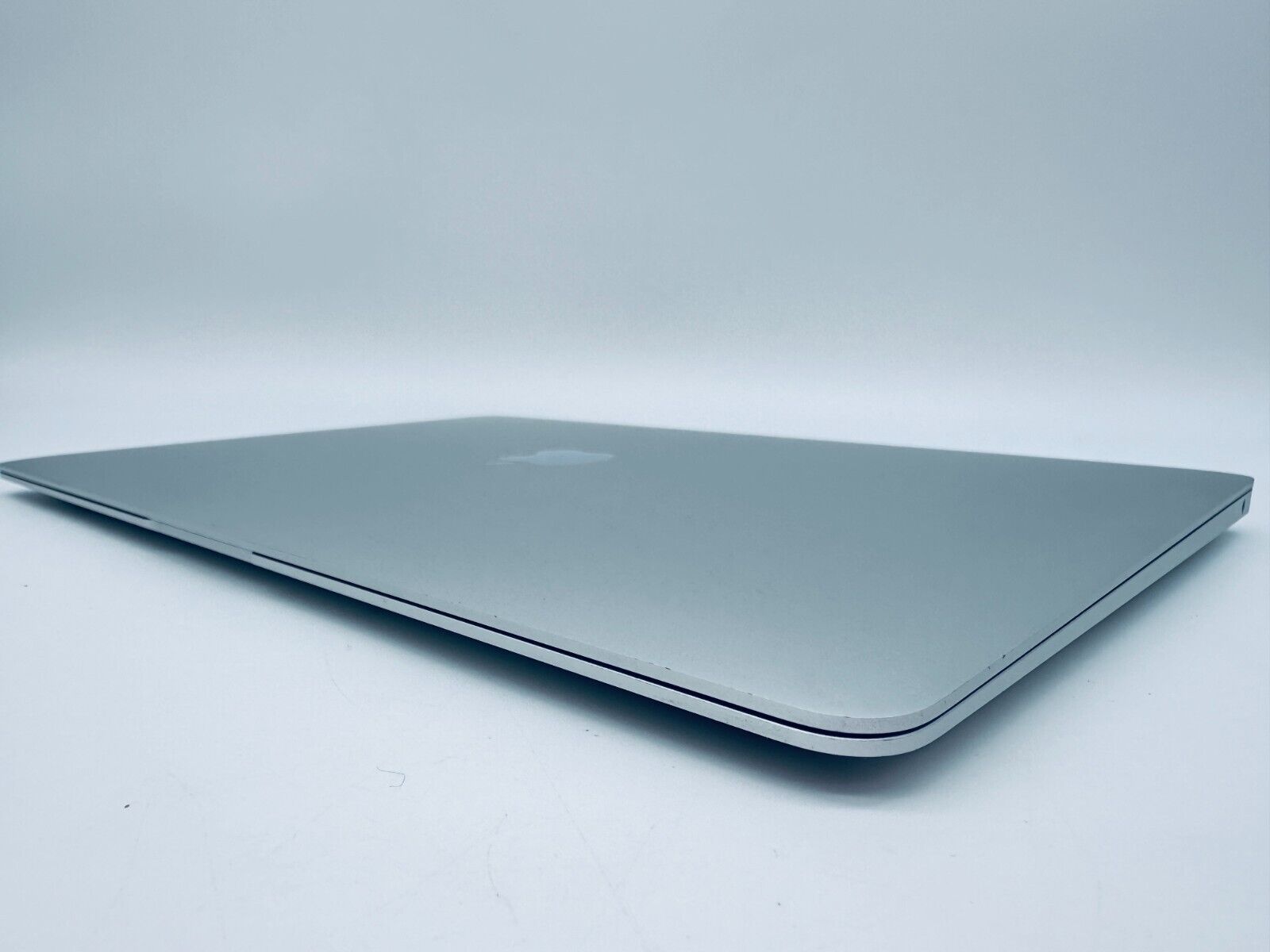 Apple MacBook Air 13" Retina M1 8-Core CPU 7-Core GPU 8GB Ram 256GB SSD Silver