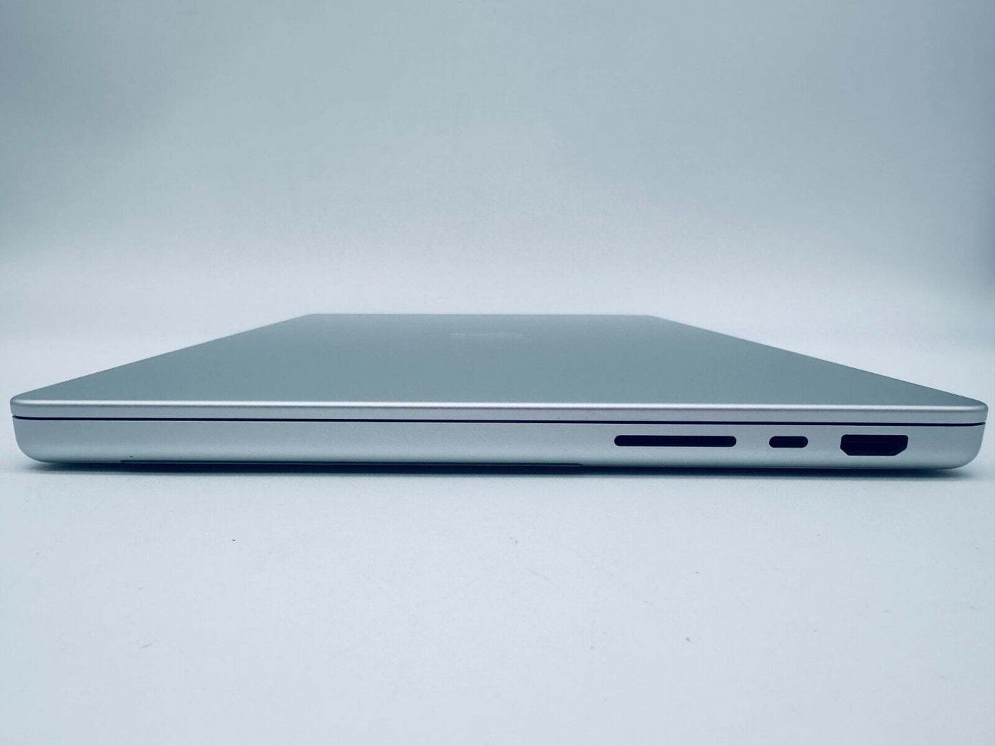 Apple MacBook Pro 14" M1 Pro 8-Core CPU 14-Core GPU 16GB 512GB SSD Silver MINT