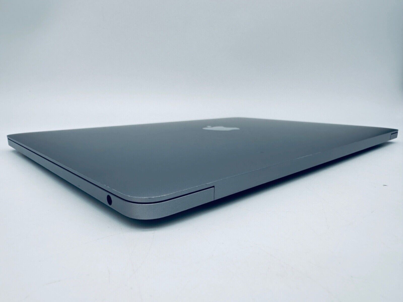 Apple M1 MacBook Pro 13-Inch Touch Bar 8-Core CPU 8-GPU 8GB Ram 512GB SSD Grey