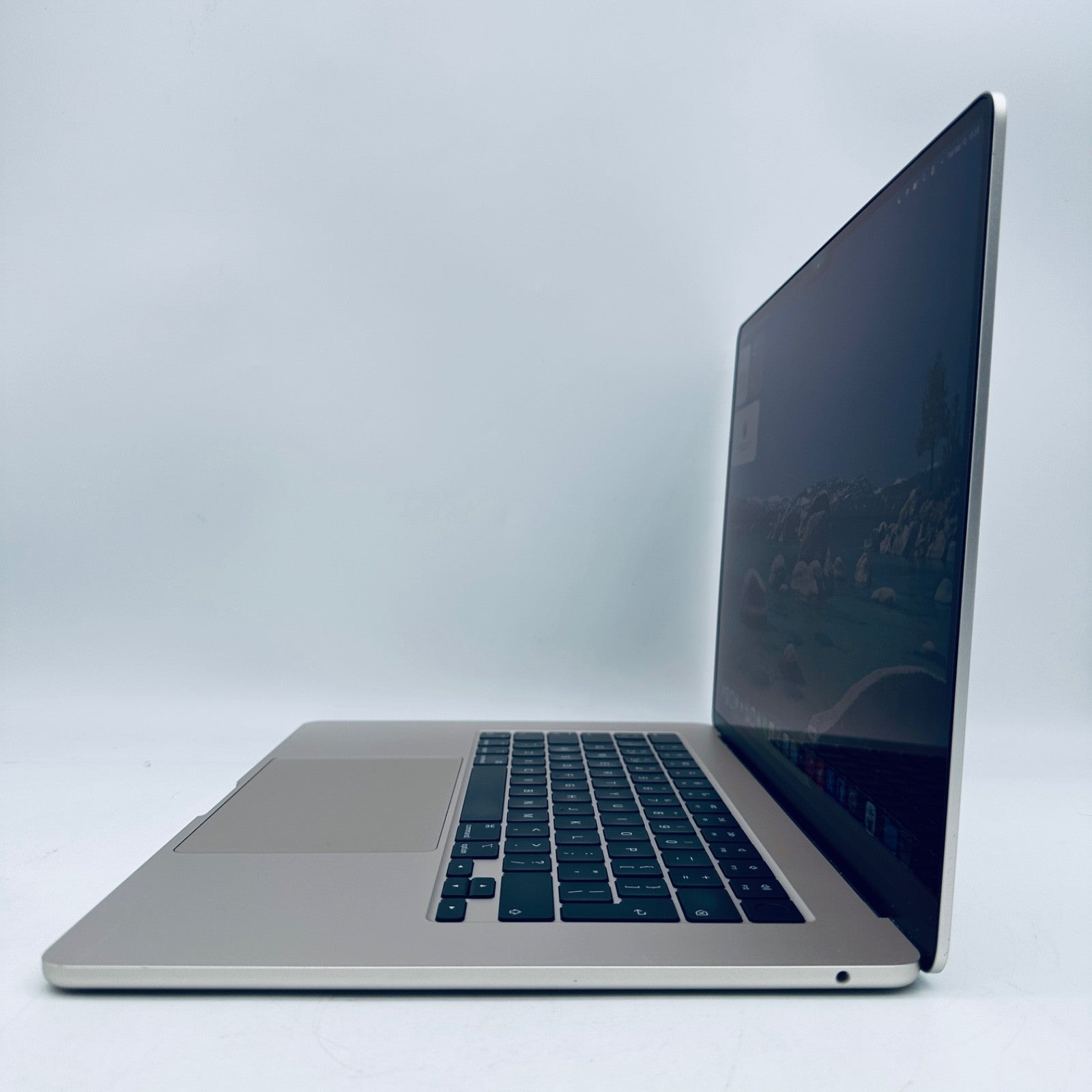 Apple MacBook Air 15-Inch M2 8-Core CPU 10-Core GPU 8GB 256GB In Starlight, Gold