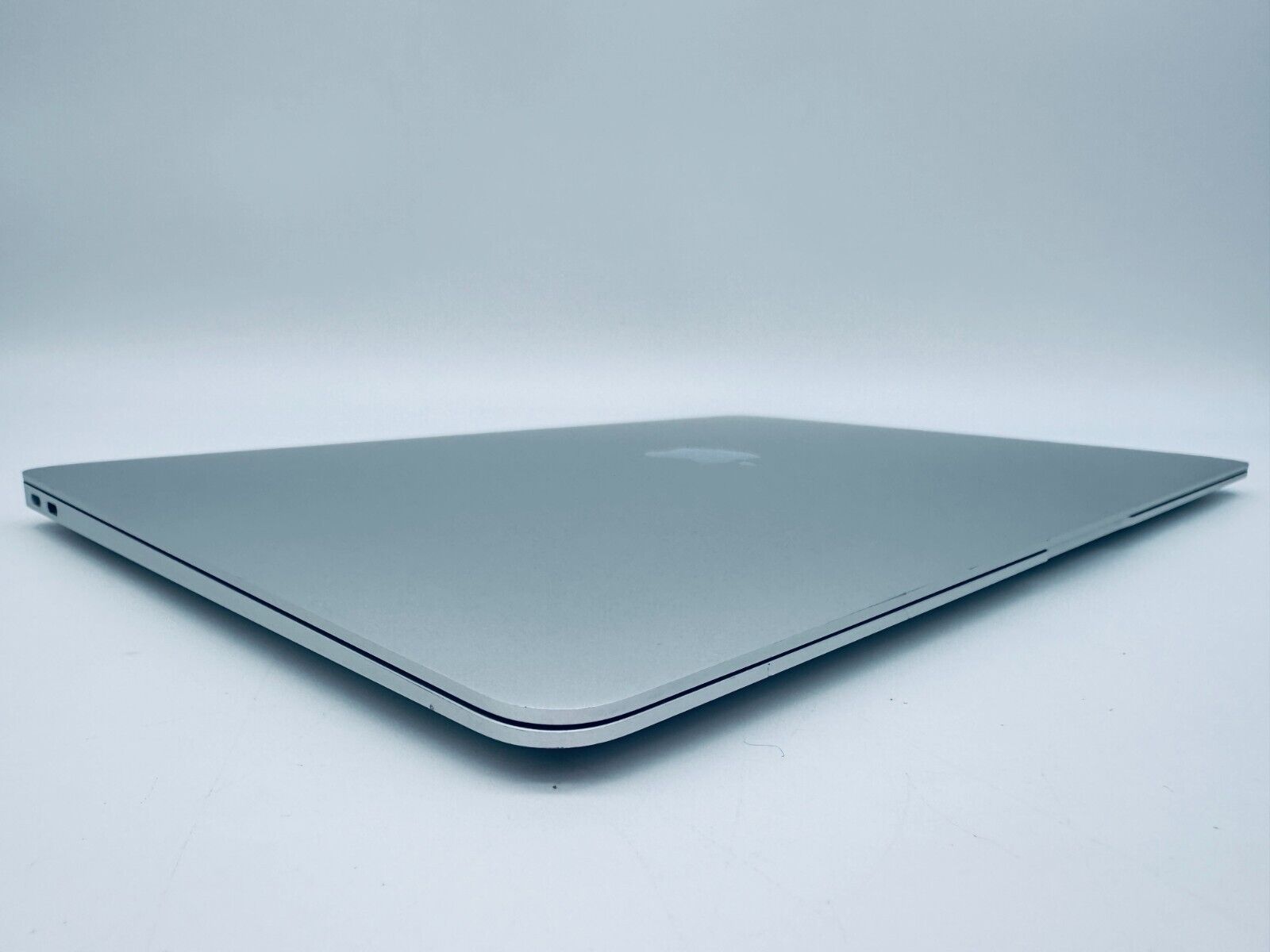 Apple MacBook Air 13" Retina M1 8-Core CPU 7-Core GPU 8GB Ram 256GB SSD Silver