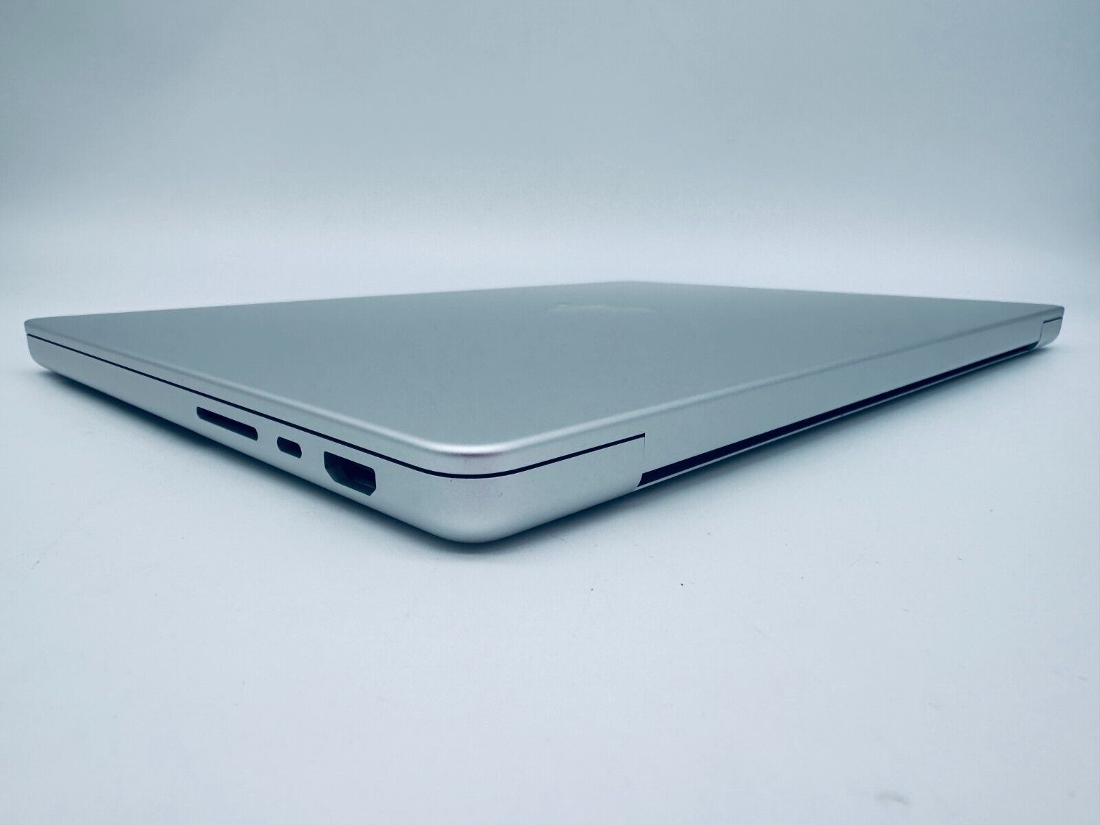 Apple MacBook Pro 14" M1 Pro 8-Core CPU 14-Core GPU 16GB 512GB SSD Silver MINT