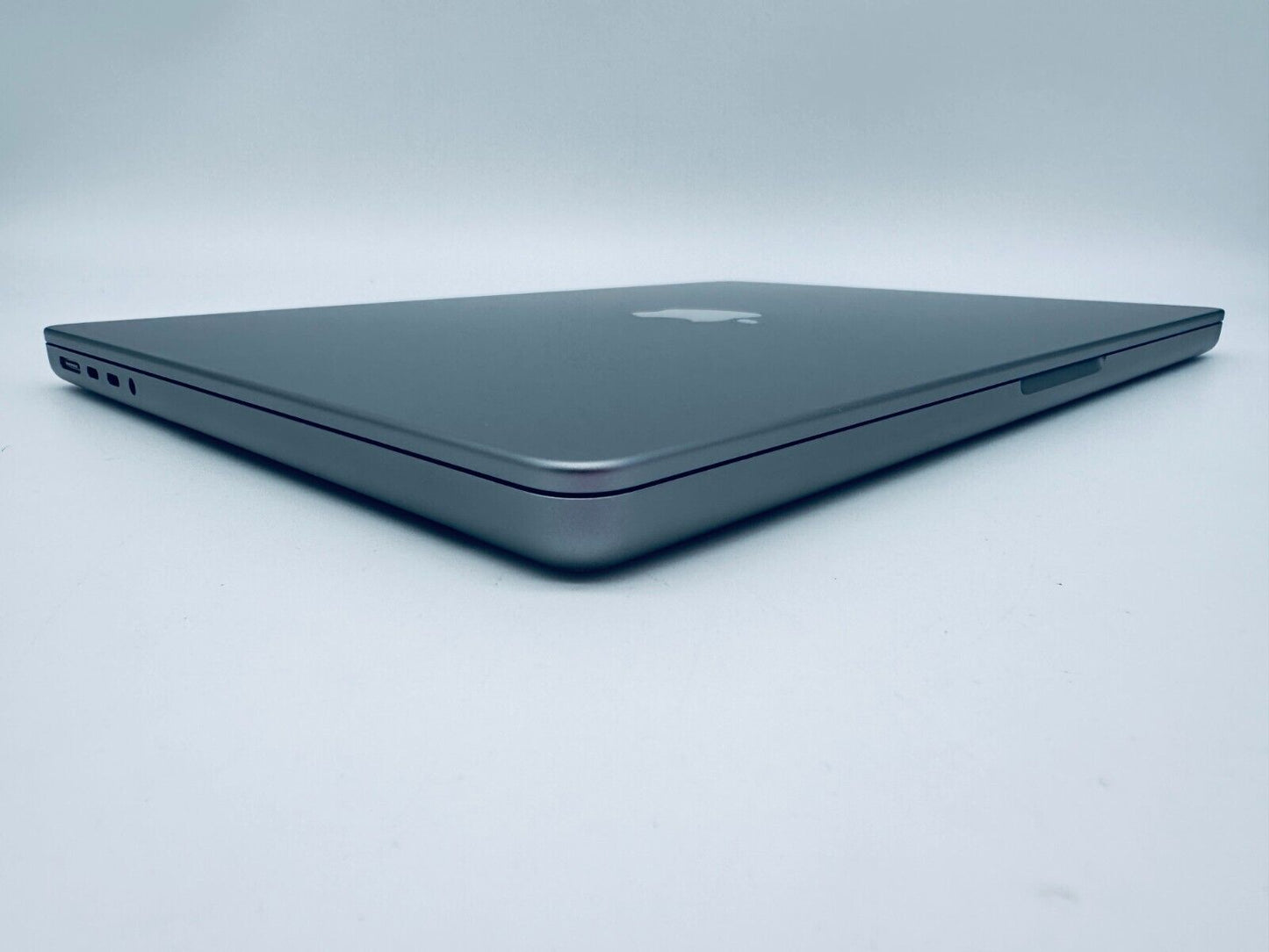 Apple MacBook Pro 14" 2023 M3 8-Core CPU 10-Core GPU 8GB 512GB SSD Space Grey
