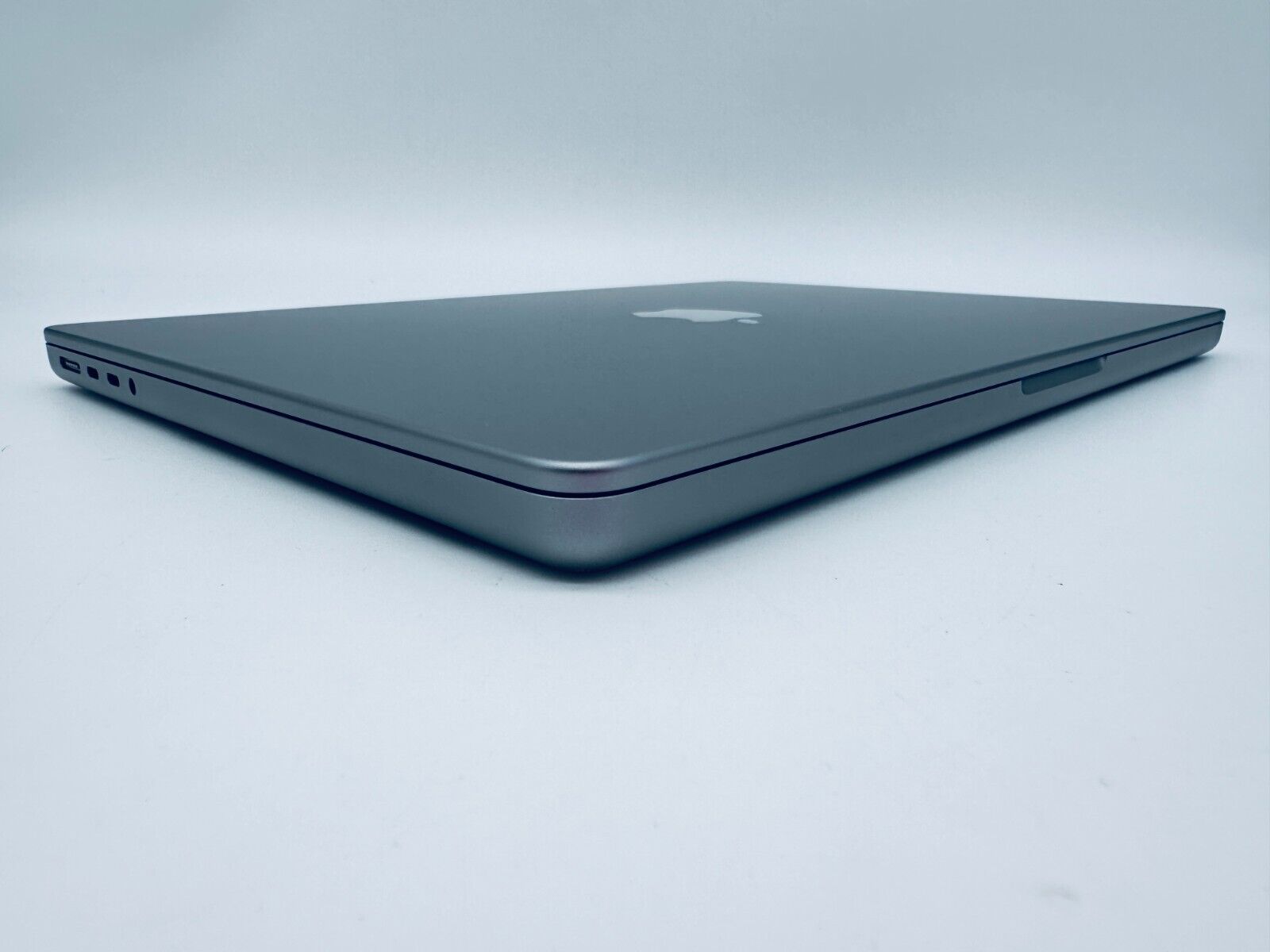 Apple MacBook Pro 14" 2023 M3 8-Core CPU 10-Core GPU 8GB 512GB SSD Space Grey